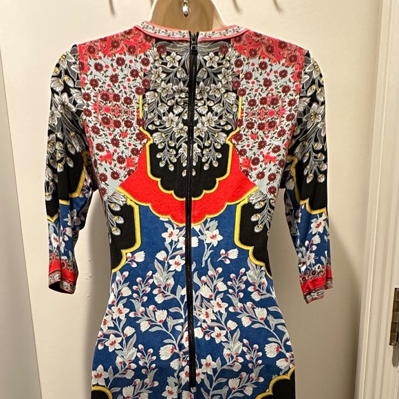 ALICE & OLIVIA KNIT FLORAL PRINT MIDI DRESS - Picture 3 of 3